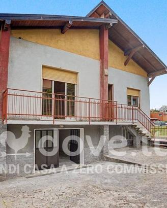 Casa indipendente di 100 m² con 4 locali a Laveno-