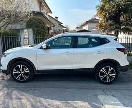 NISSAN Qashqai Acenta Premium