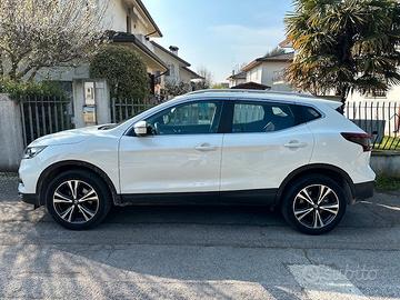 NISSAN Qashqai Acenta Premium