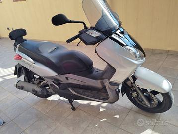 scooter yamah 250 xmax
