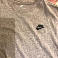 T-shirt Nike nuova tgS