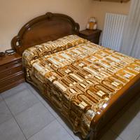 Camera Matrimoniale, como' comodini e specchio