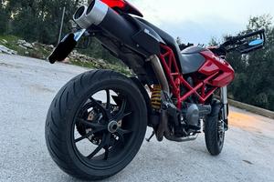 Ducati hypermotard 796