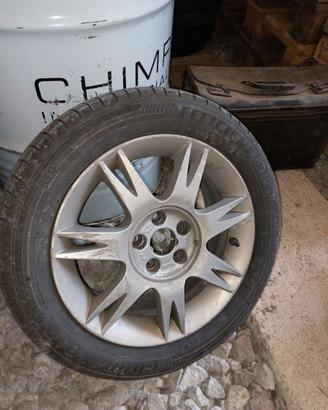 Ruote Goodyear 195/55R15 85 + Cerchi in Lega Seat