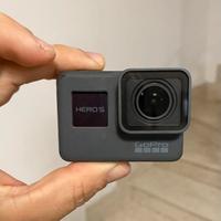 Go pro hero 5 black con accessori