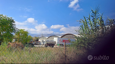 Pratola Peligna, capannoni, palazzina e terreni