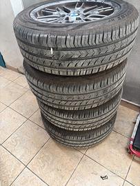 Gomme auto