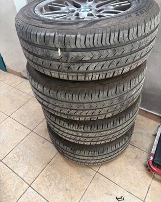 Gomme auto