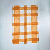 Tovaglia da cucina con un bel disegno a quadri. In