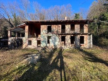 CASA INDIPENDENTE A TRANA