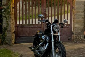 HARLEY-DAVIDSON SPORTSTER XL 883