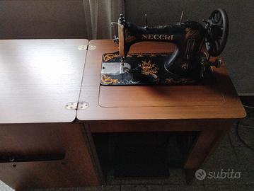 macchina  per cucitoNecchi vintage anni 60 