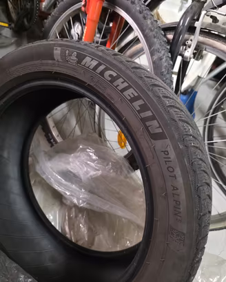 pneumatici invernali Michelin Pilot 5 215/50 R18