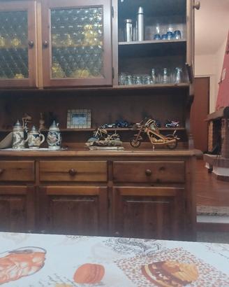 credenza in legno a 3 armadietti