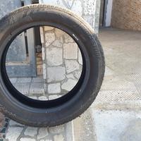 Gomma auto Bridgestone 225/55R19 per Freemont Fiat