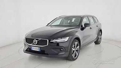 Volvo V60 Cross Country 2.0 b4 Ultimate awd auto
