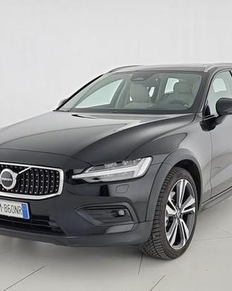 Volvo V60 Cross Country 2.0 b4 Ultimate awd auto