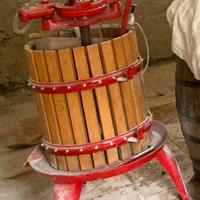 Torchio per uva in legno