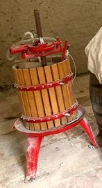 Torchio per uva in legno