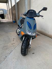 Aprilia sr