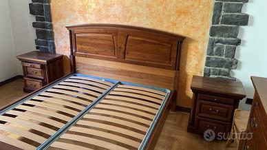 Lotto di mobili classici in legno