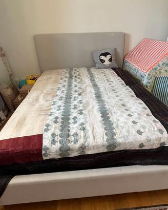 Letto matrimoniale con contenitore e materasso