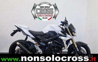 SUZUKI GSR 750 - ANNO