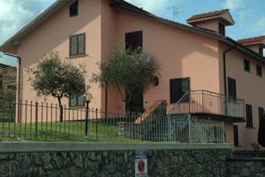 Villa bifamiliare Camporgiano Via dei Venti