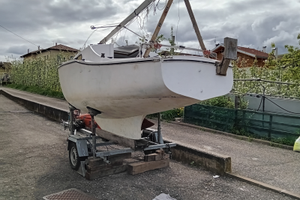 Barca a vela 5m cabinato a euro 3000.con carrello