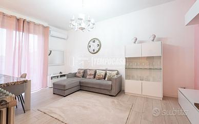 2 LOCALI RISTRUTTURATO IN PICCOLA PALAZZINA ZONA