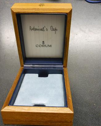 CORUM SWISS SCATOLA PORTA OROLOGIO recente WBX70