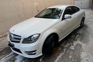 Mercedes  C 220