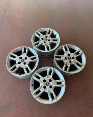 CERCHI IN LEGA FIAT PUNTO DA 15 “