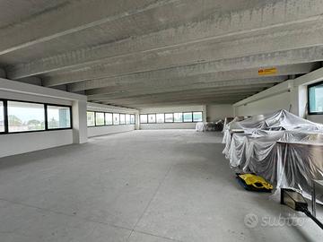 Immobile di 350 m² con 1 locale a Villorba