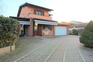 VILLA SINGOLA A SECUGNAGO