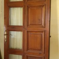 Portone in legno massiccio