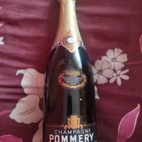 bottiglia di champagne pommery 