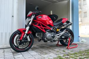 Ducati Monster 696+ (Ideale Patente A2)