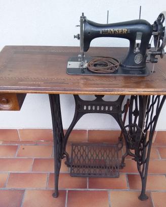 Antica macchina cucire Kayser