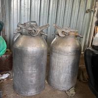 Contenitori latte antico