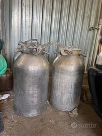 Contenitori latte antico