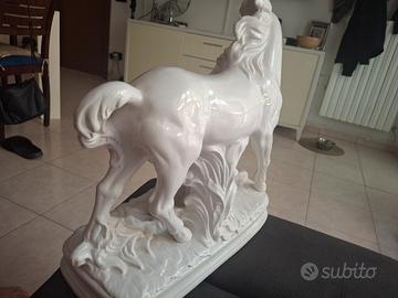scultura in porcellana 