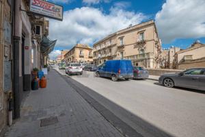 Locale Commerciale - Caltagirone