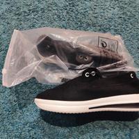 Scarpe da donna, nere con rinforzo suola  n°38