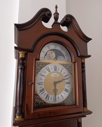 Orologio a pendolo a colonna 