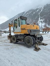 Liebherr 309 Escavatore Gommato