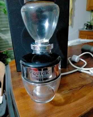 Macinacaffè elettrico vintage Quik Mill anni 60.