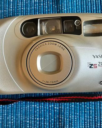 Macchina fotografica YASHICA EZS Zoom 70