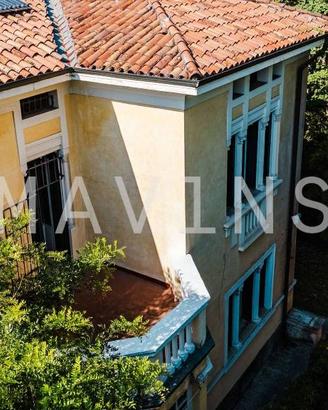 Villa di 280 m² con più di 5 locali e box auto dop