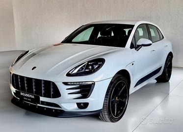 Porsche Macan pure white
